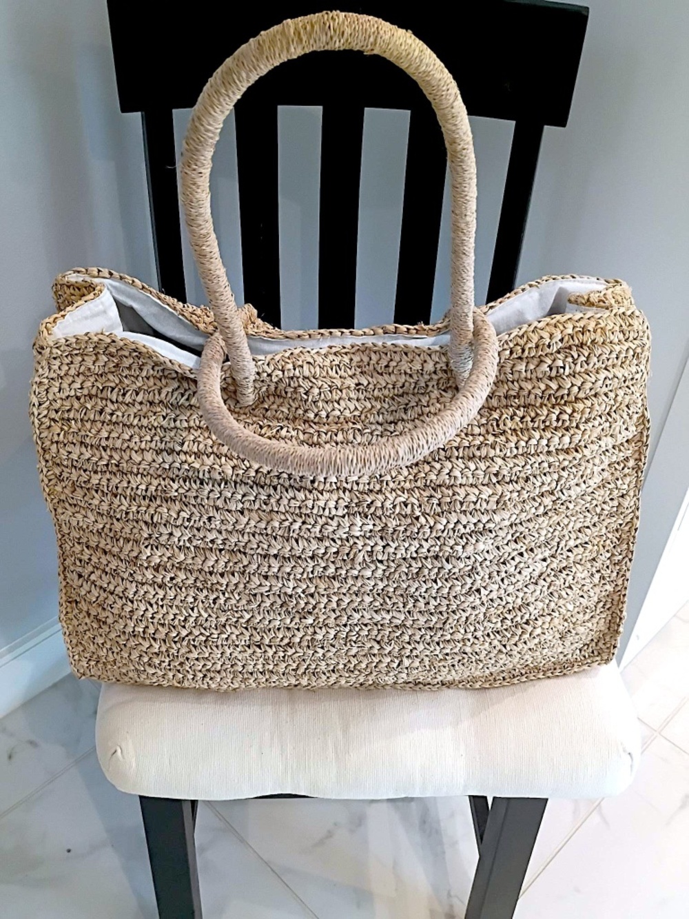 New Hand Woven Twined Beach Bag has been made w/ 100% Natural Raffia